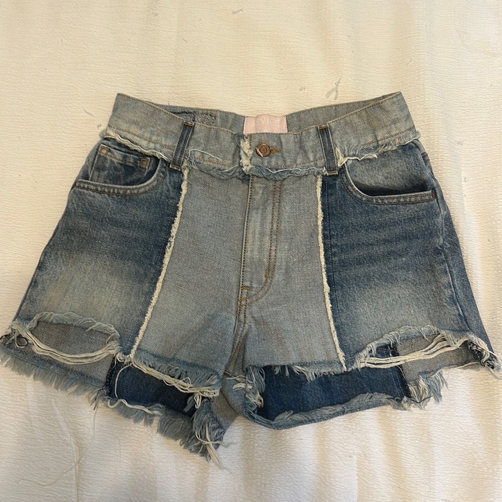 Revice Shorts